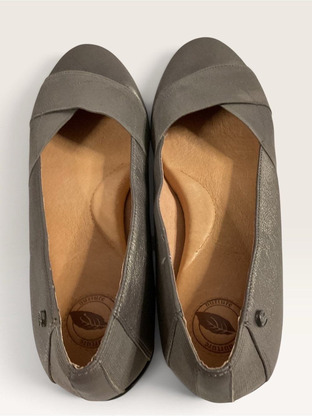 Nurture Gray Leather Classic Gray Women's Slip-On Flats Size 8M - Picture 4 of 8